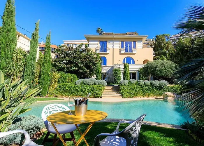 Luxury * Nice